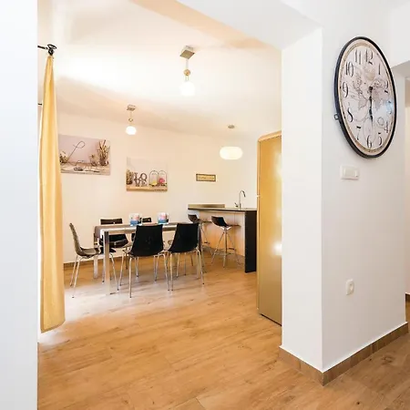 Lovely Home In Brodarica With Jacuzzi 5* Brodarica (Sibenik-Knin)