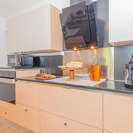 Hotel Lovely Home In Brodarica With Jacuzzi 5*