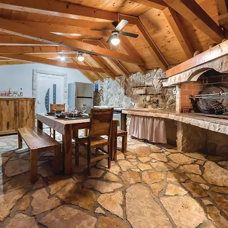 Lovely Home In Brodarica With Jacuzzi Hotel