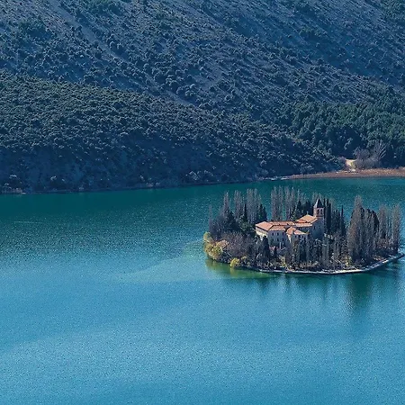 Stunning In Nyaraló *