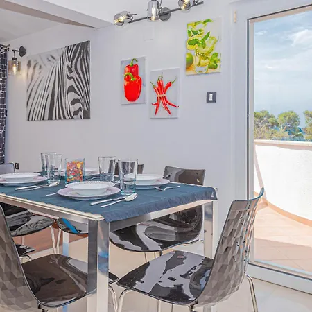 Hotel Lovely Home In Brodarica With Jacuzzi 5*