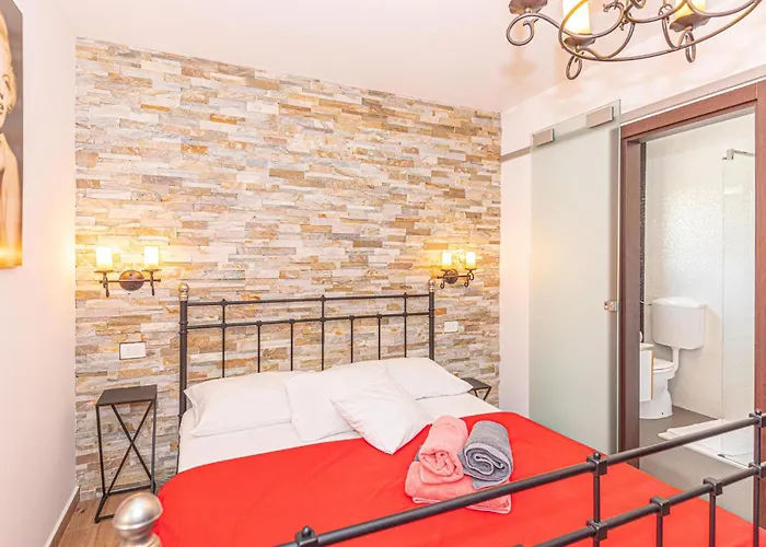 Lovely Home In Brodarica With Jacuzzi Vikendica Brodarica (Sibenik-Knin)