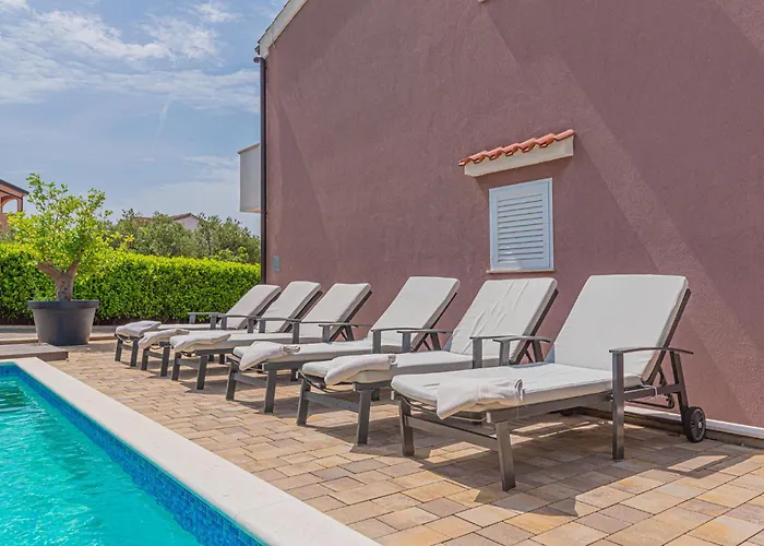 Lovely Home In Brodarica With Jacuzzi Vikendica Brodarica (Sibenik-Knin)